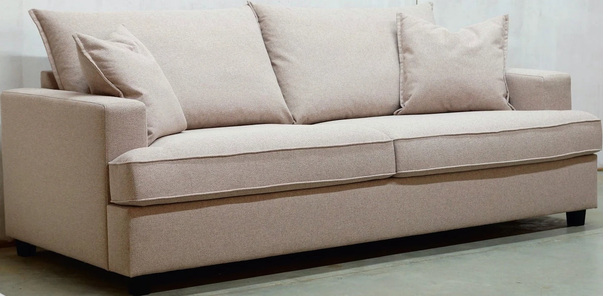 Torino soffa med lösa ryggkuddar och träben i wenge från Perfect Harmony