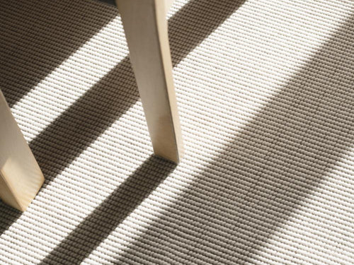 Esmeralda matta, vit från VM-carpet, närbild