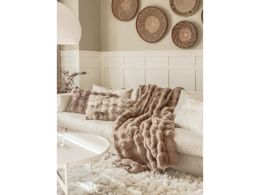 
                      
                        Skinwille Misty pläd Large
                      
                    